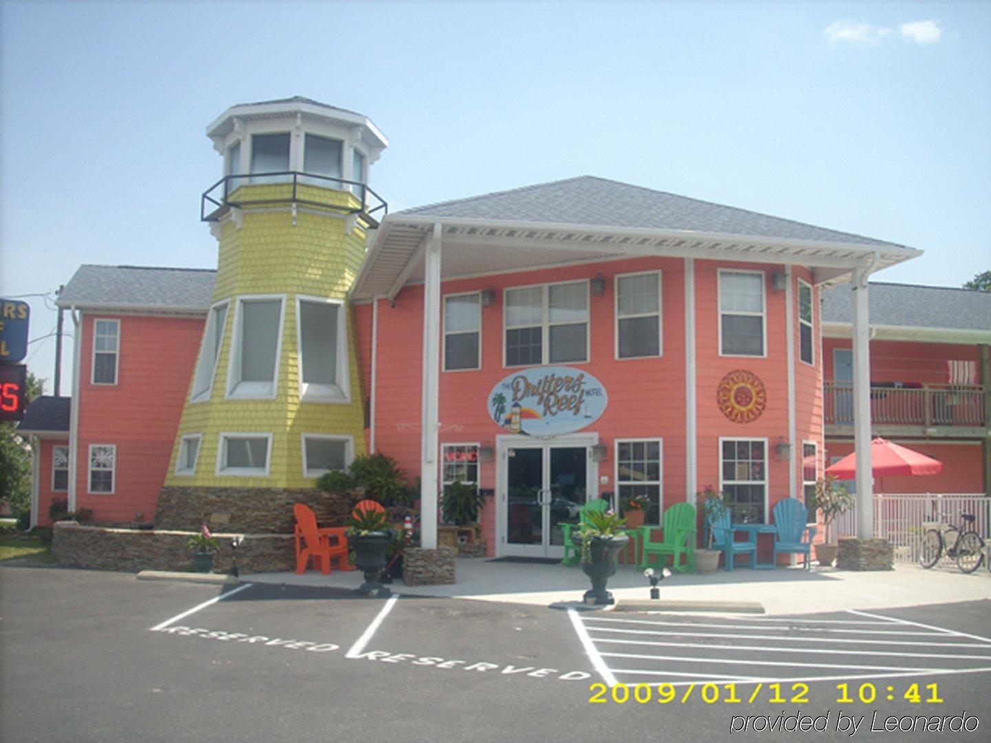 Pirates Cove Motel Carolina Beach Exterior photo