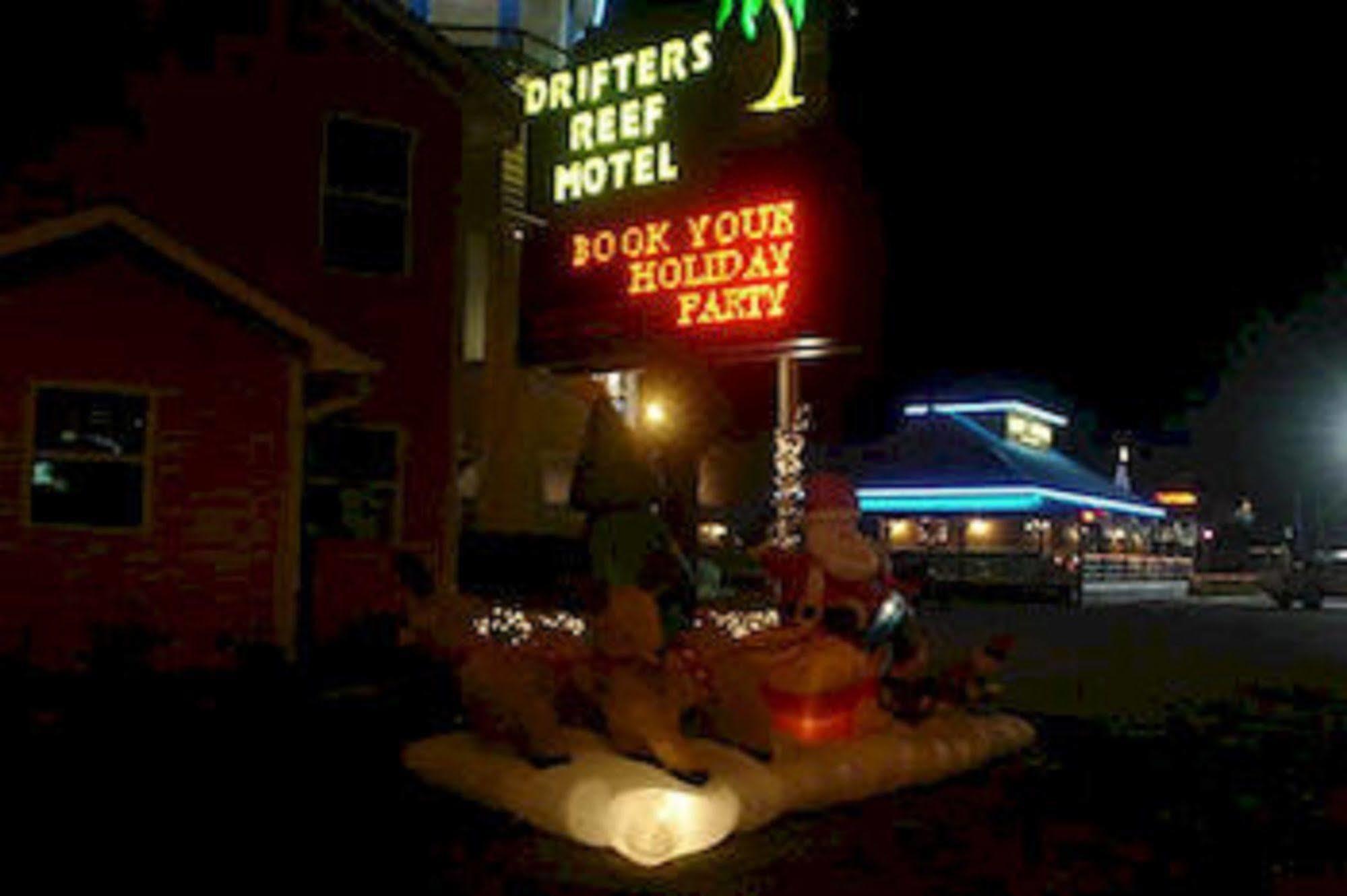 Pirates Cove Motel Carolina Beach Exterior photo